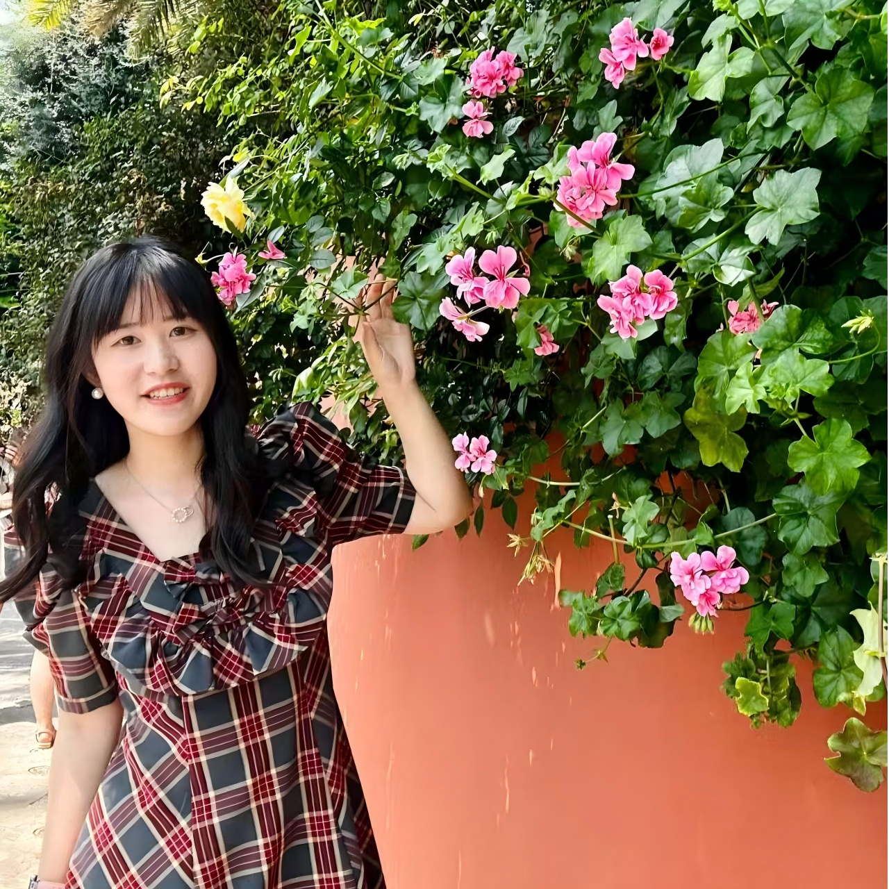 Jing-Yi Zhu
朱婧怡